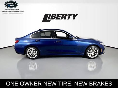 Used 2023 BMW 330i xDrive Sedan w/ Premium Package image 8