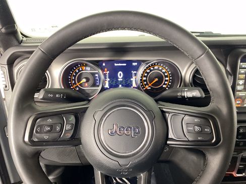 Used 2023 Jeep Gladiator Sport AWD/4WD image 21