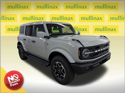 New 2026 Ford Bronco Outer Banks AWD/4WD image 1