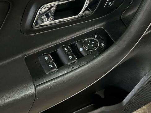 Used 2013 Ford Taurus SEL image 16