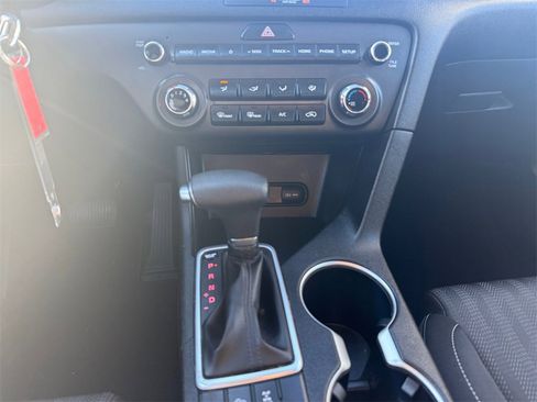 Used 2020 Kia Sportage LX image 15