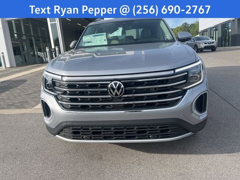 New 2026 Volkswagen Atlas SE FWD image 2