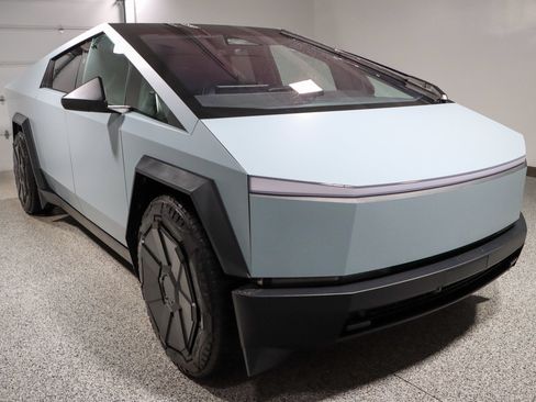 Used 2024 Tesla Cybertruck Cyberbeast AWD/4WD image 5