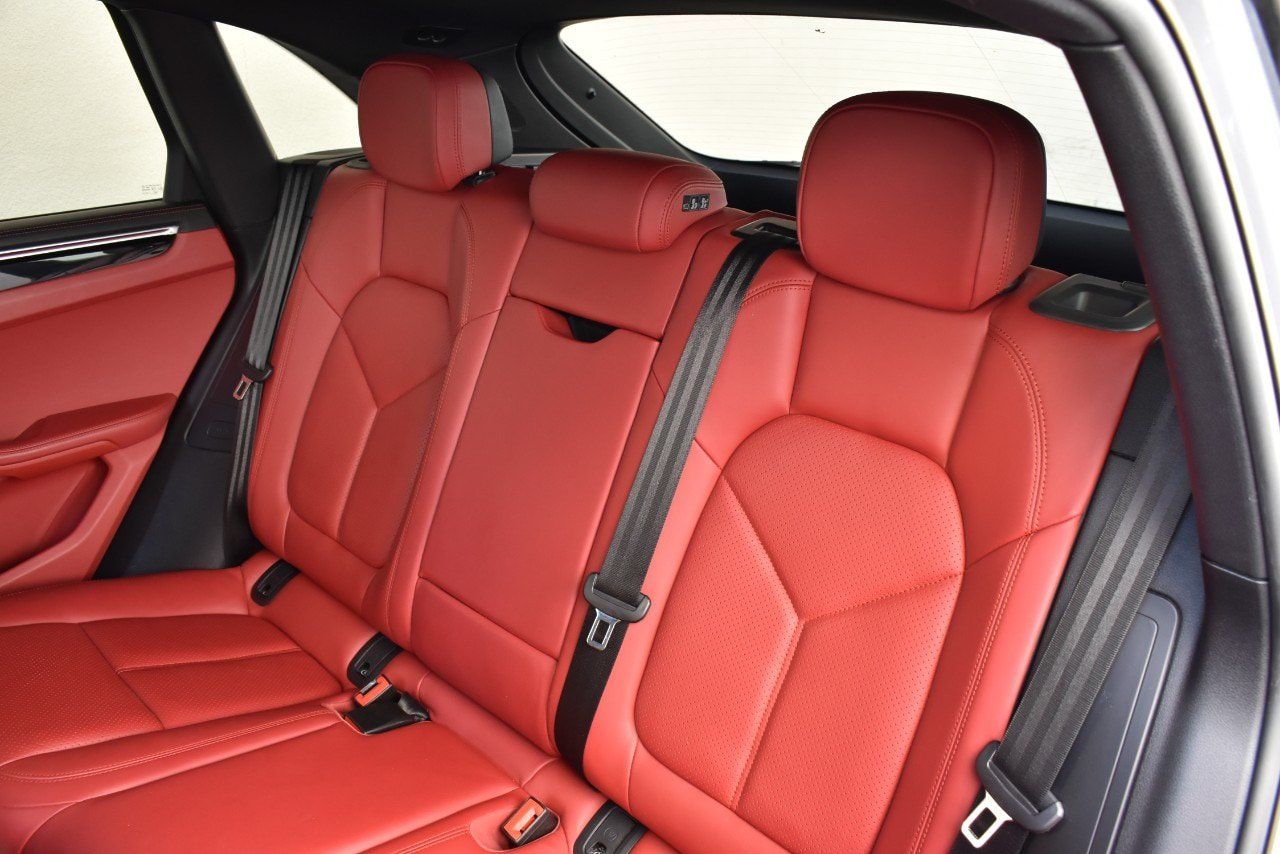Used 2020 Porsche Macan AWD/4WD image 16