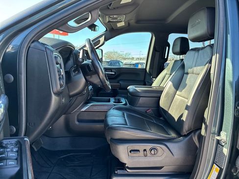 Used 2020 Chevrolet Silverado 2500 High Country w/ Technology Package image 10