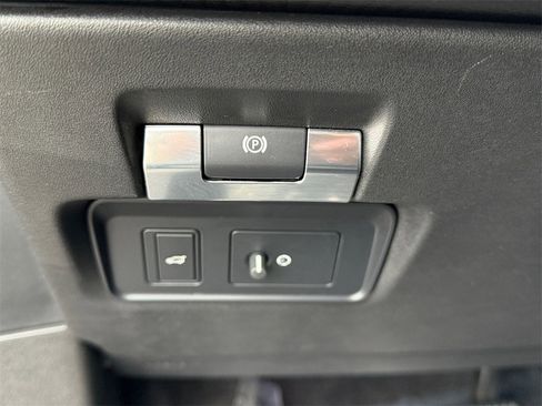 Used 2020 Land Rover Range Rover Evoque S image 20