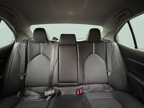 Used 2024 Toyota Camry SE FWD image 10