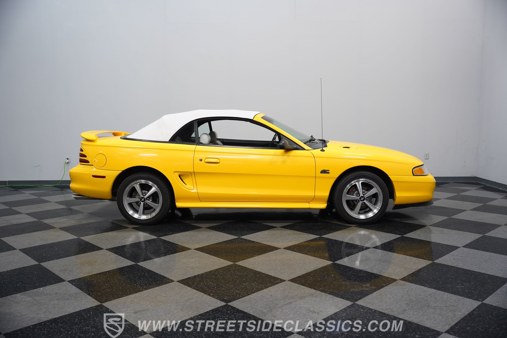 Used 1995 Ford Mustang GT RWD image 15