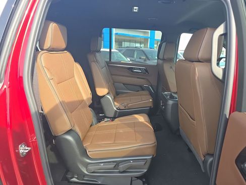 New 2026 Chevrolet Suburban High Country AWD/4WD image 21