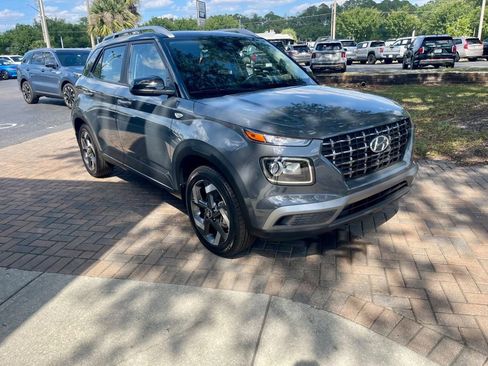Used 2026 Hyundai Venue SEL FWD image 8