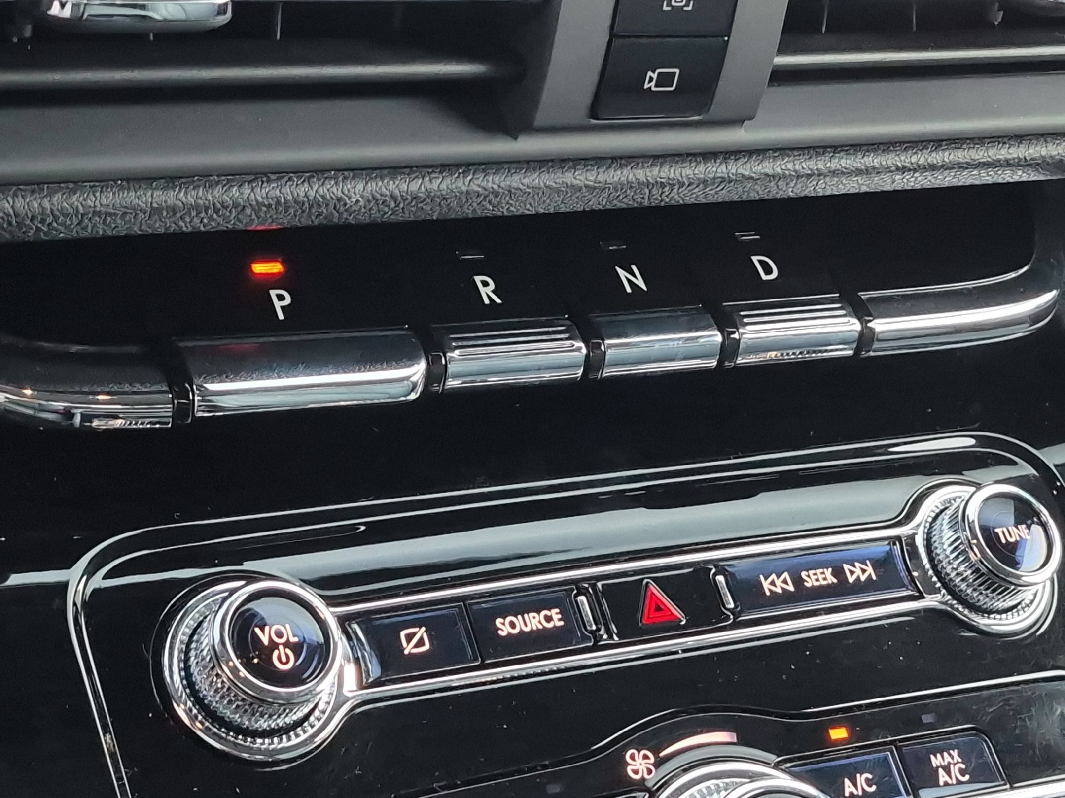 Used 2021 Lincoln Corsair AWD w/ Premium Package image 15