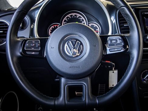 Used 2014 Volkswagen Beetle R-Line image 31