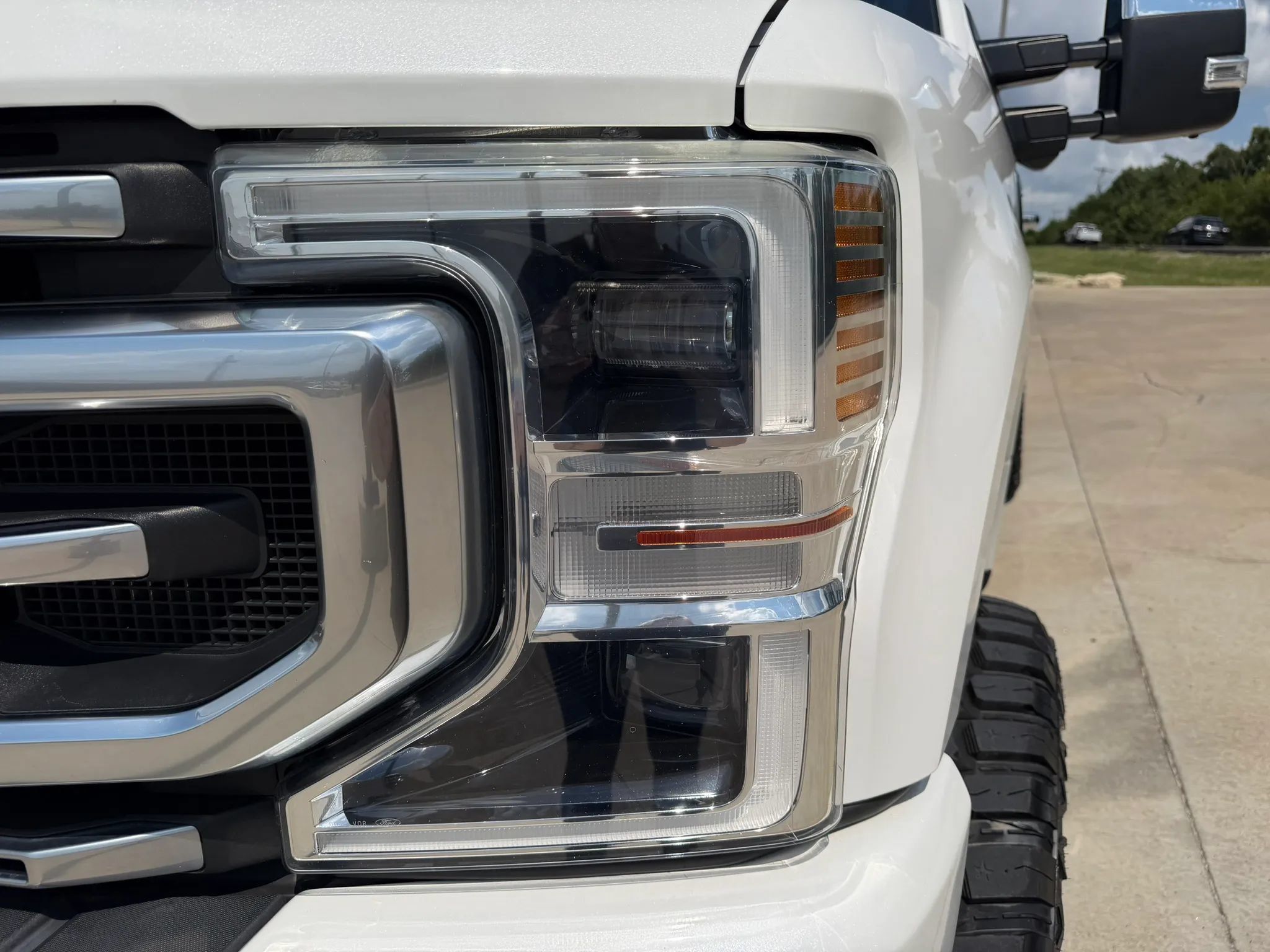 Used 2020 Ford F350 Platinum w/ FX4 Off-Road Package AWD/4WD image 65