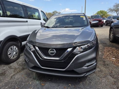 Used 2020 Nissan Rogue Sport S image 2