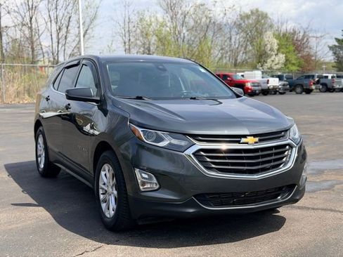 Used 2019 Chevrolet Equinox LT w/ Driver Convenience Package FWD image 3
