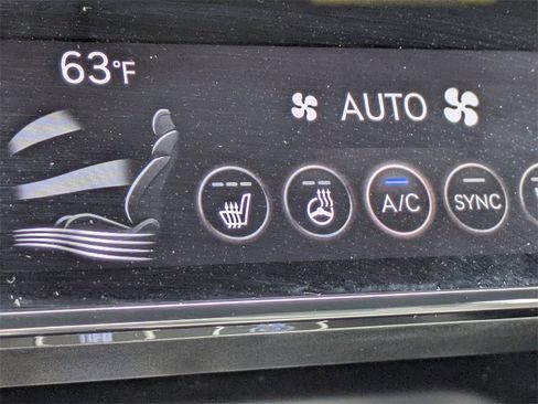 Used 2024 Genesis G70 2.5T image 24