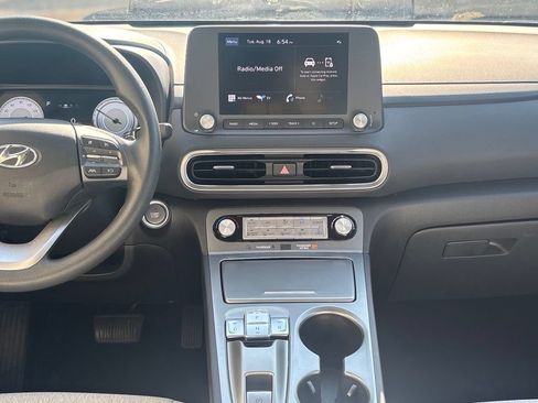 Used 2023 Hyundai Kona SE FWD image 28