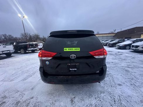 Used 2013 Toyota Sienna LE image 14