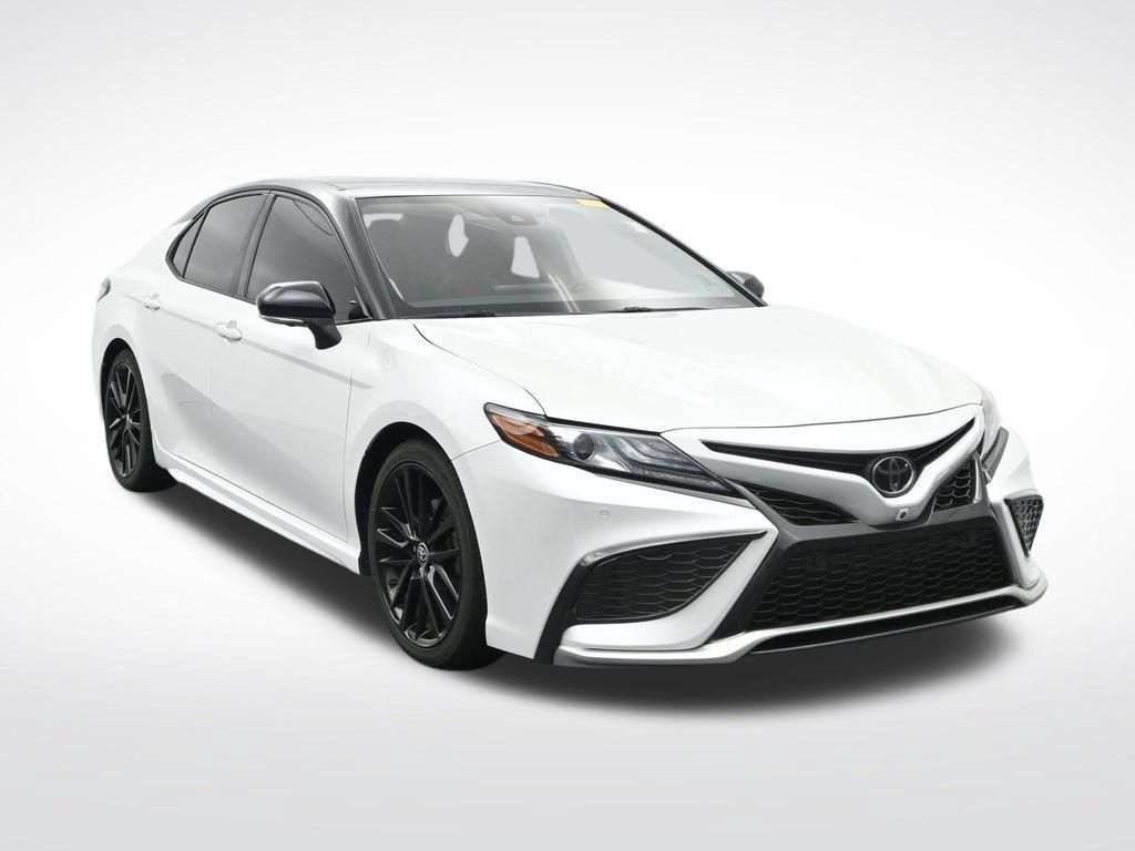 Used 2022 Toyota Camry XSE w/ Navigation Package FWD image 3