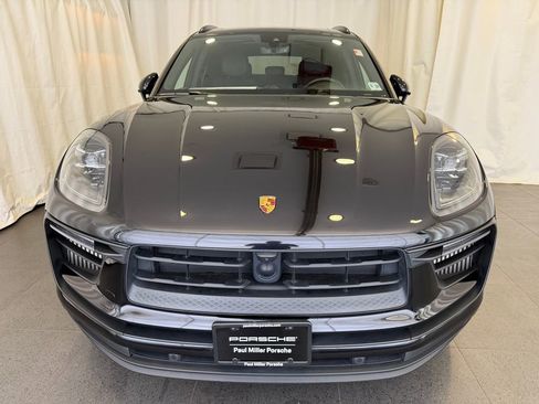 Certified 2024 Porsche Macan S AWD/4WD image 6