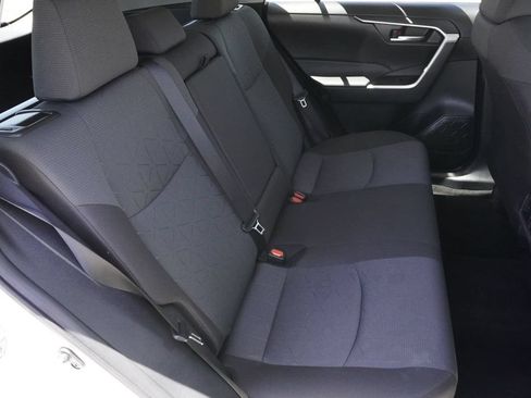 Used 2025 Toyota RAV4 XLE AWD/4WD image 27