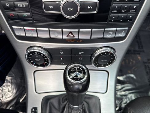 Used 2013 Mercedes-Benz SLK 250 image 42