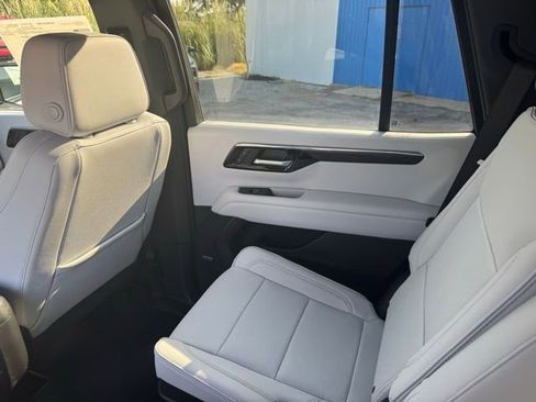 New 2025 Chevrolet Tahoe Premier w/ Sun And Tow Package AWD/4WD image 19