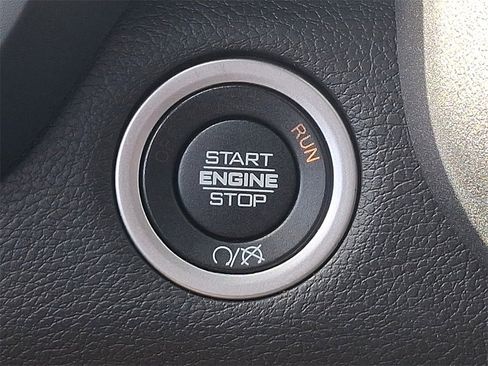 Used 2024 RAM 2500 Tradesman w/ Chrome Appearance Group image 24