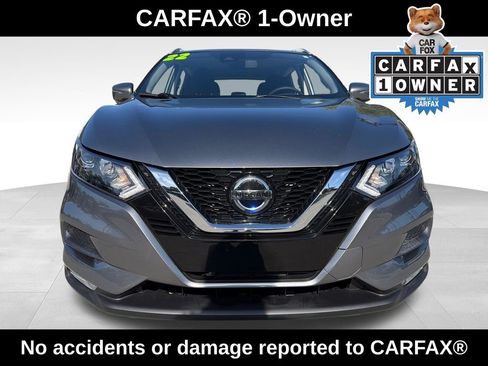 Used 2022 Nissan Rogue Sport SV FWD image 2