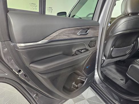 Used 2023 Jeep Grand Cherokee Overland AWD/4WD image 33