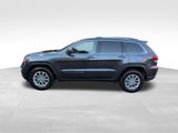 Used 2021 Jeep Grand Cherokee Laredo image 2