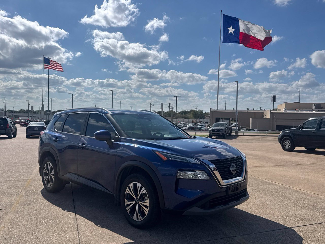 Certified 2023 Nissan Rogue SV w/ SV Premium B Package FWD image 1