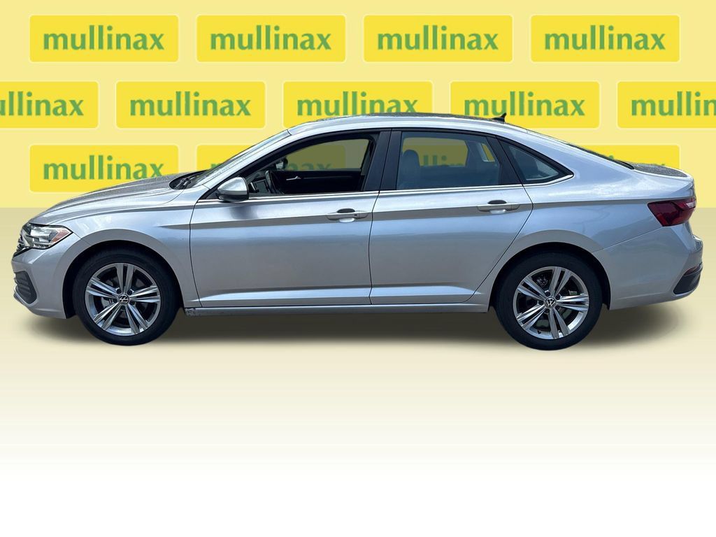 Used 2024 Volkswagen Jetta SE FWD image 9