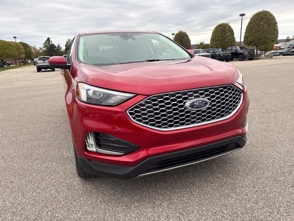 Used 2024 Ford Edge SEL w/ Convenience Package AWD/4WD image 4