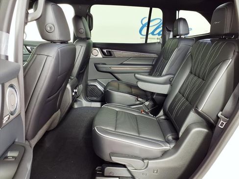 New 2026 Buick Enclave Avenir image 8