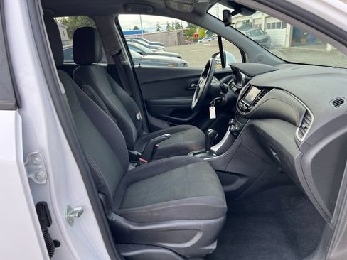 Used 2020 Chevrolet Trax LS w/ Tint and Cruise Package FWD image 9