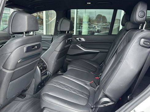 Used 2023 BMW X7 xDrive40i w/ Executive Package image 9