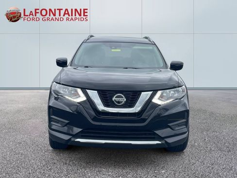Used 2020 Nissan Rogue S w/ Special Edition Package FWD image 2
