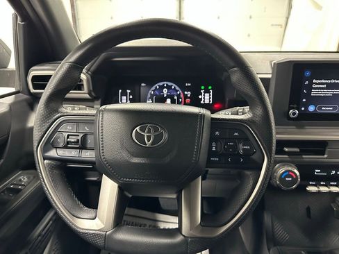 Used 2025 Toyota 4Runner SR5 image 18