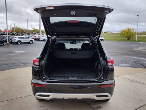 New 2025 Mitsubishi Outlander SE image 17