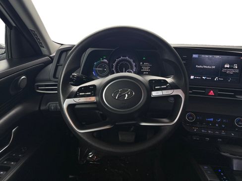 Used 2022 Hyundai Elantra Blue image 10