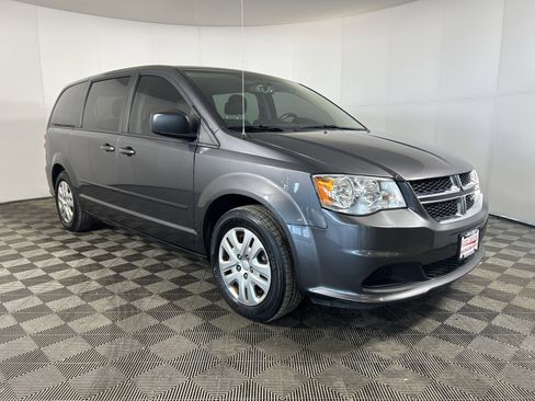 Used 2017 Dodge Grand Caravan SE w/ Power Window Group image 4