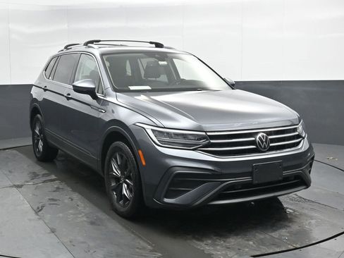 Used 2022 Volkswagen Tiguan SE AWD/4WD image 4