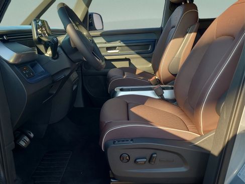 New 2025 Volkswagen ID. Buzz Pro S Plus image 11
