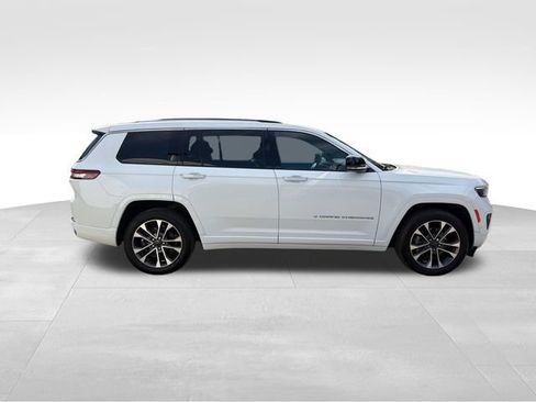Used 2021 Jeep Grand Cherokee L Overland w/ Luxury Tech Group IV AWD/4WD image 2
