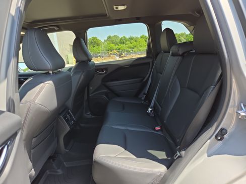 Certified 2025 Subaru Forester Limited w/ Protection Package (1PH) AWD/4WD image 11