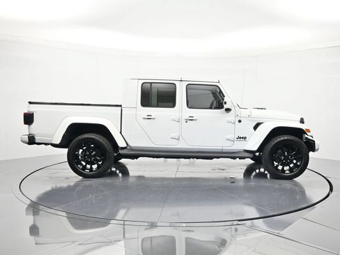 Used 2021 Jeep Gladiator Overland AWD/4WD image 4