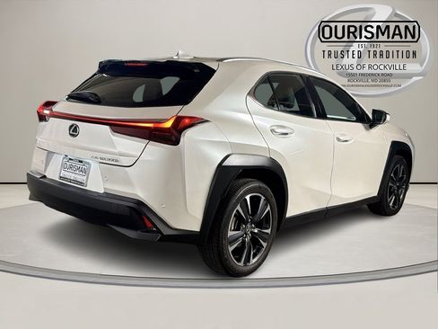 Used 2025 Lexus UX 300h AWD image 4