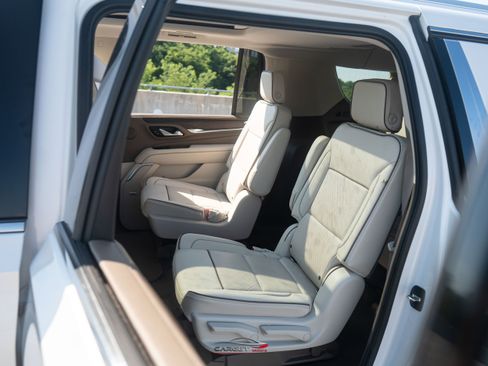 Used 2021 GMC Yukon XL Denali w/ Denali Premium Package AWD/4WD image 21