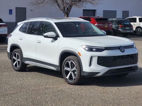 New 2025 Volkswagen Tiguan SE AWD/4WD image 3